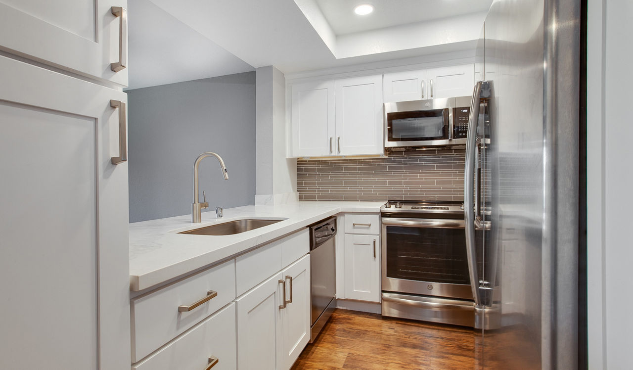 3400 Avenue of the Arts - Costa Mesa, CA - Kitchen