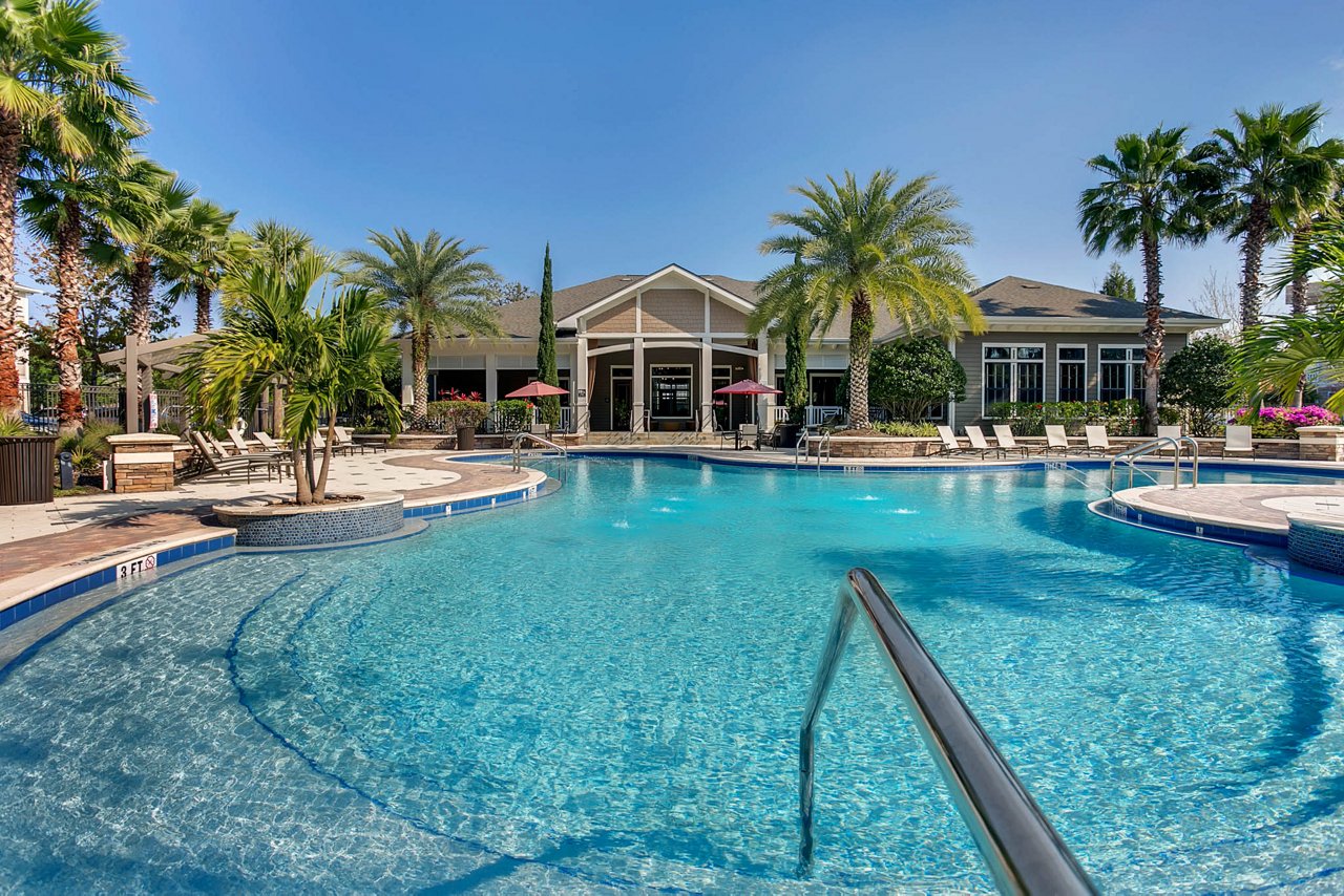 Citrus Village - Swimming Pool