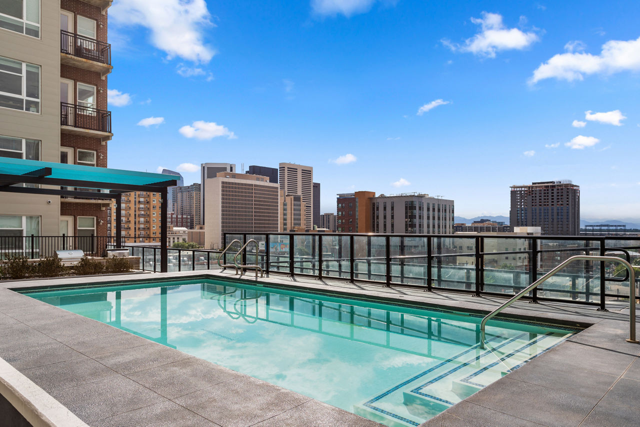 Arapahoe Square - Denver, CO - Pool