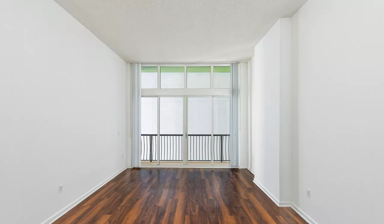 Bay Parc - Miami, FL - Living Room