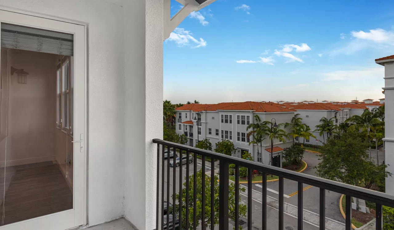 City Center on 7th - Pembroke Pines, FL - Balcony
