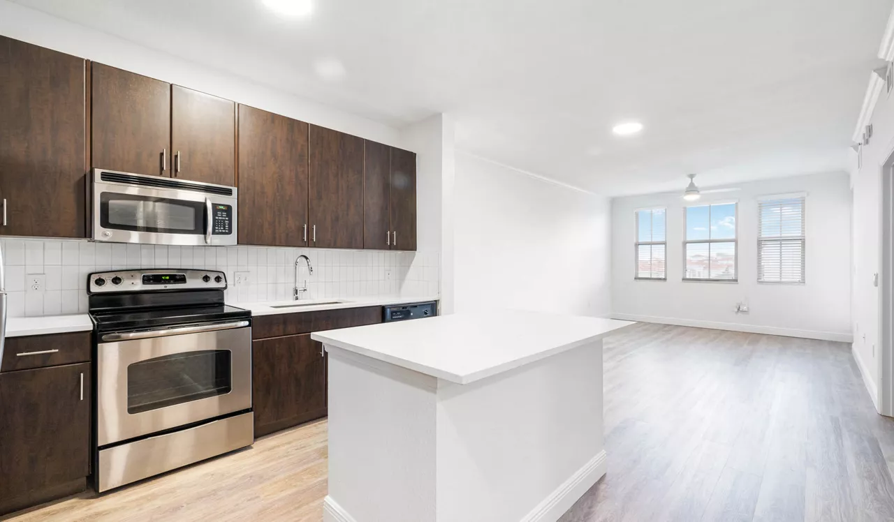 City Center on 7th - Pembroke Pines, FL - Interior - Kitchen