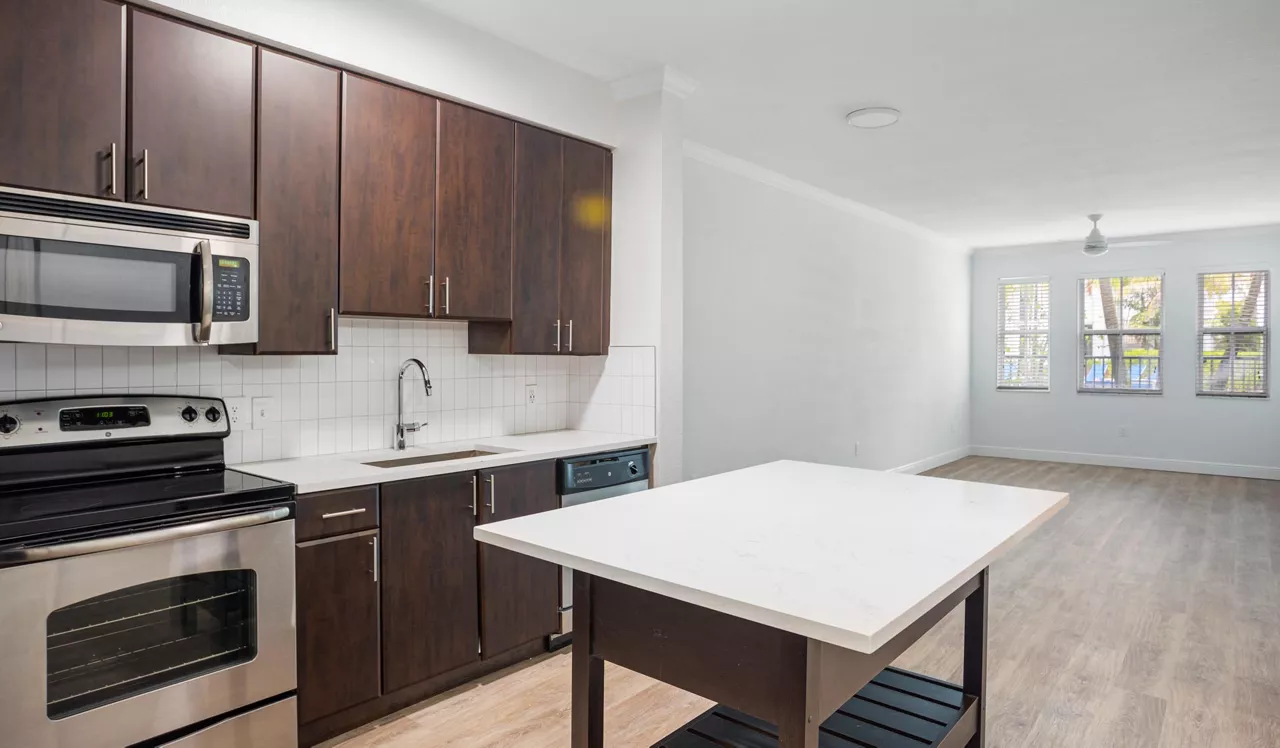 City Center on 7th - Pembroke Pines, FL - Interior - Kitchen