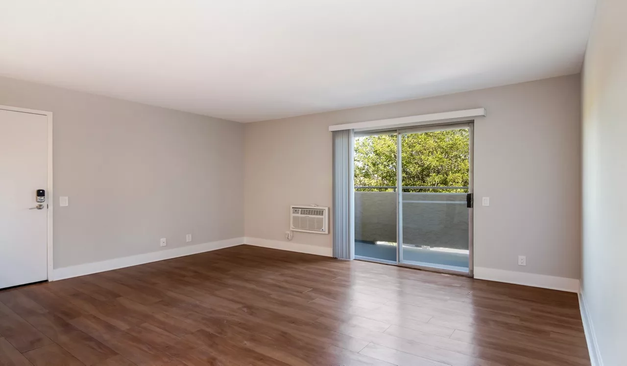 Hidden Cove - Escondido CA - Living Room