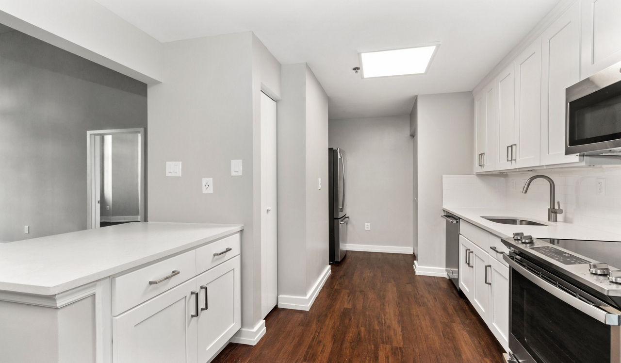 Locust on the Park - Philadelphia, PA - Kitchen