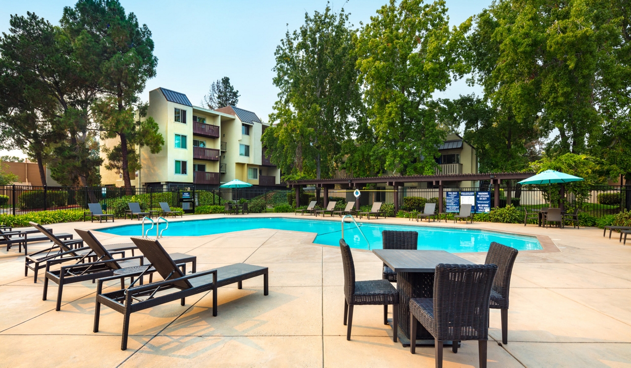 Laurel Crossing - San Mateo, CA - Swimming pool