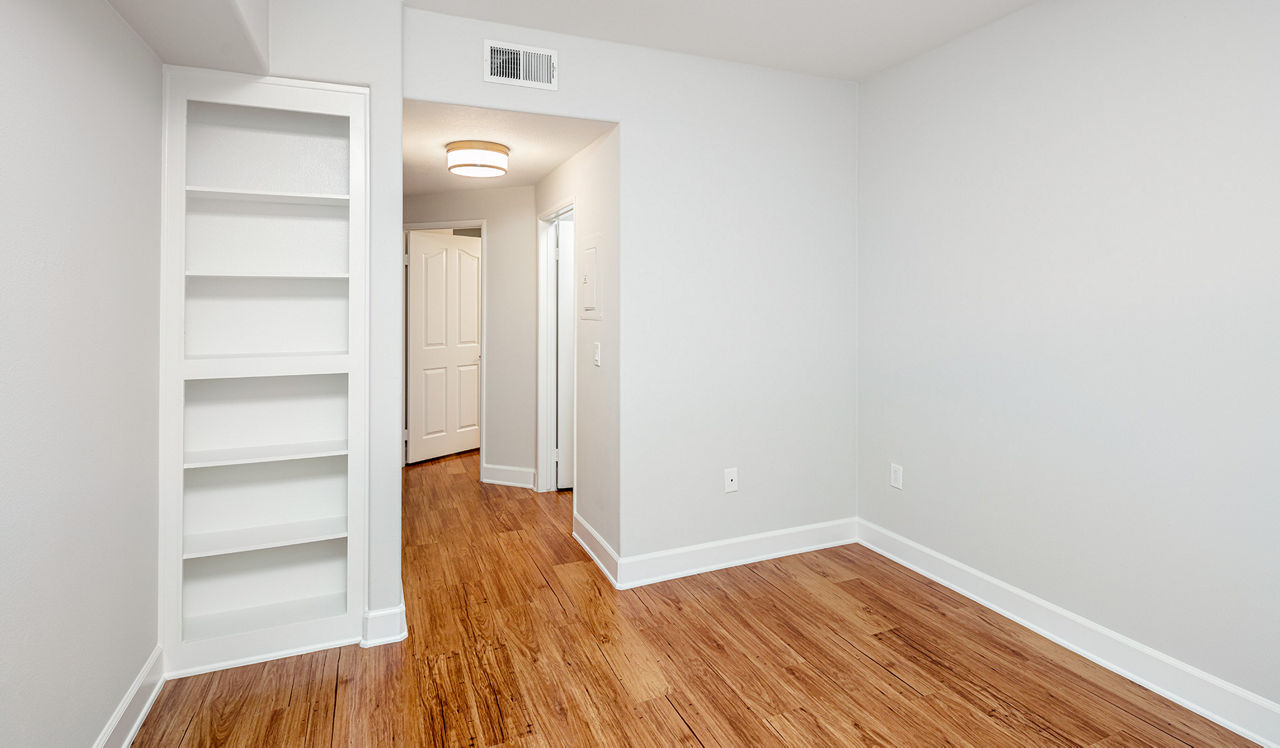 Palazzo East - Los Angeles, CA - bedroom