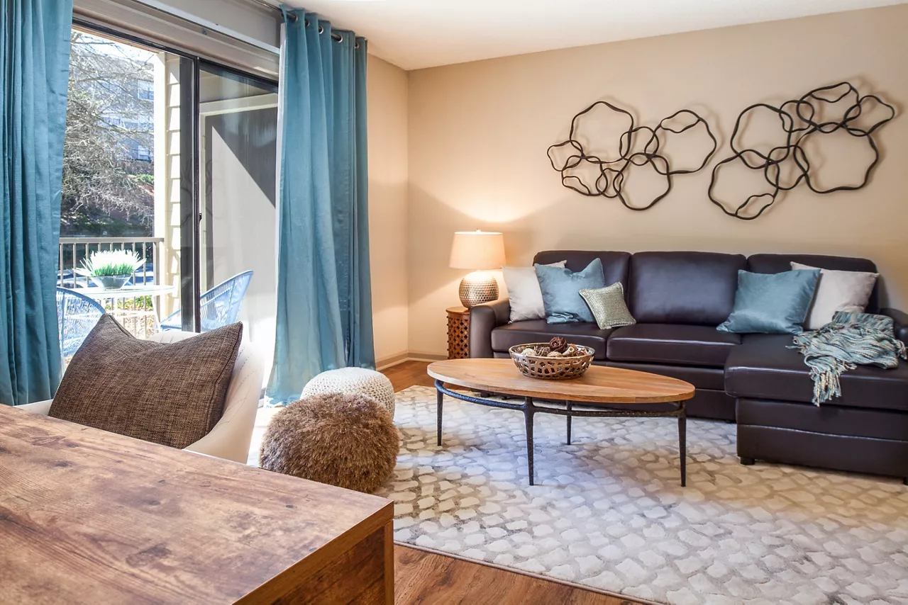 83 Reserve - Roswell, GA - Living Room