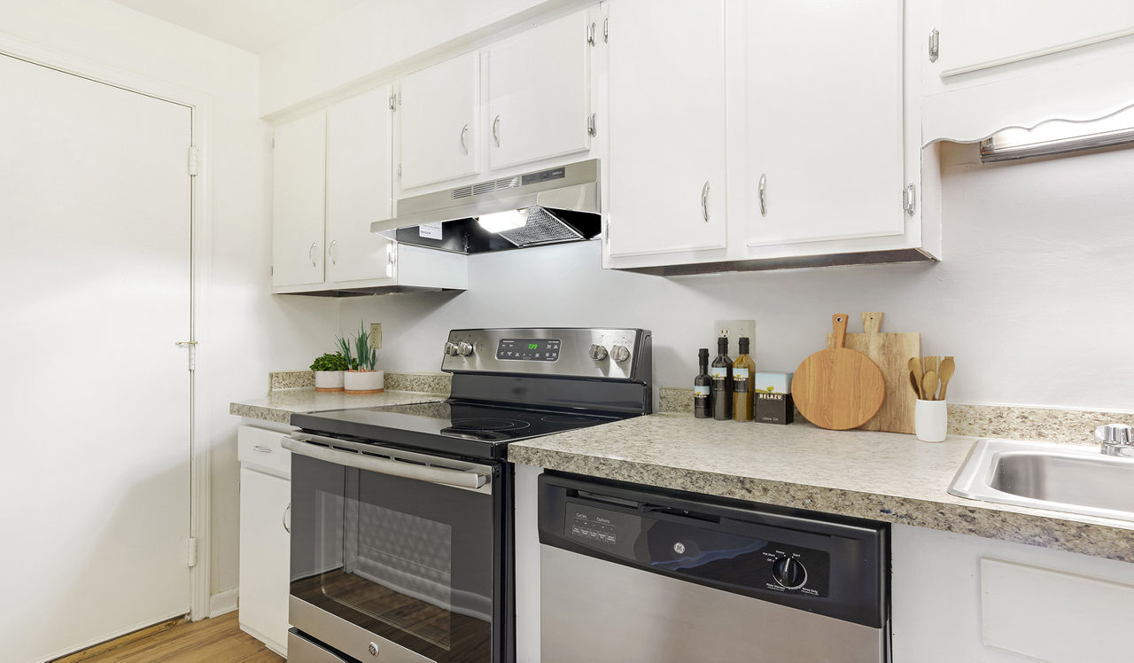 Wexford Village - Worcester, MA - Kitchen