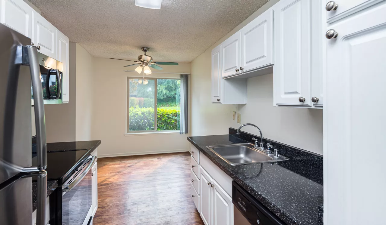 Laurel Crossing - San Mateo, CA - Kitchen