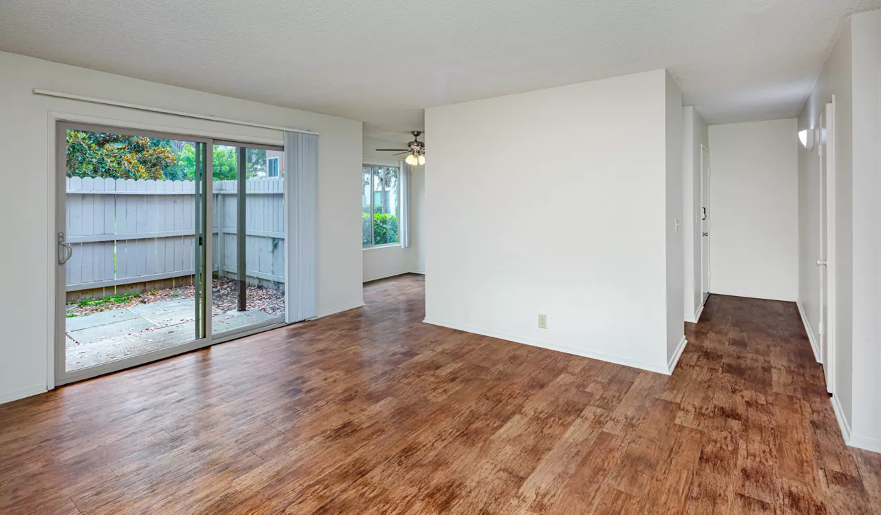 Laurel Crossing - San Mateo, CA - living