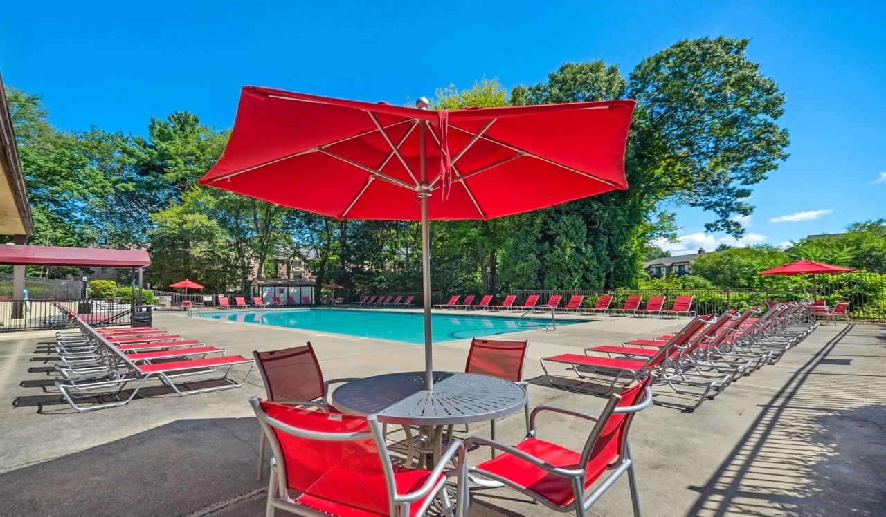 Royal Crest Estates - Nashua, NH - Pool area