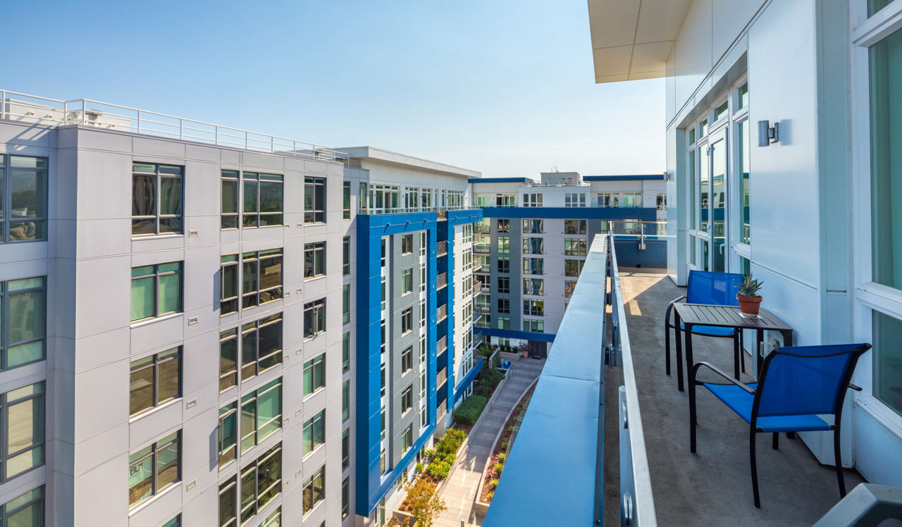 Indigo Apt  - Redwood City, CA - Private Balcony