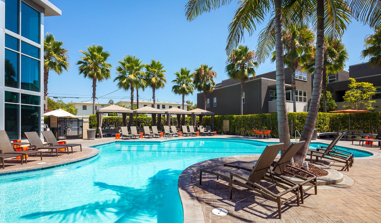 Lincoln Place Apartment Homes in Venice, CA - Resort-style Swimming Pool