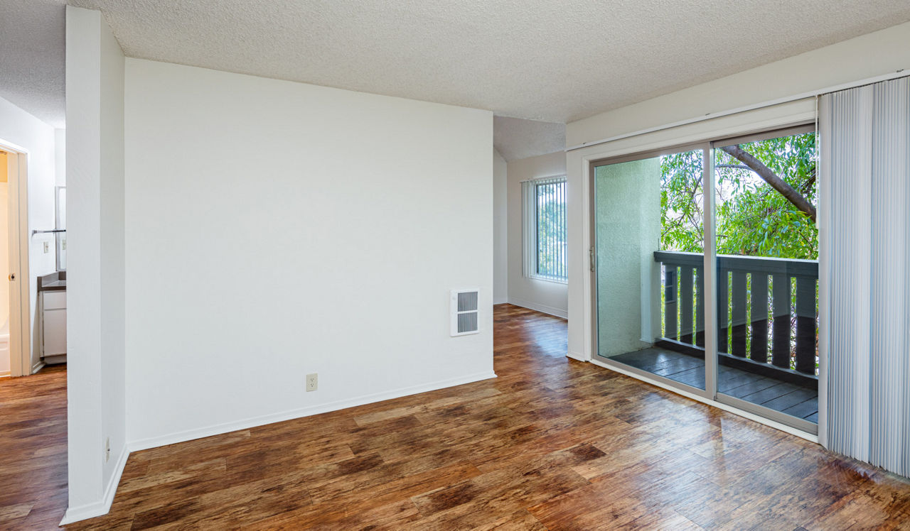 Laurel Crossing - San Mateo, CA - living