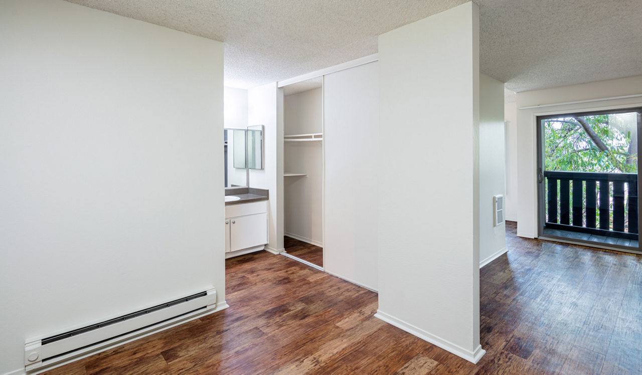 Laurel Crossing - San Mateo, CA - living