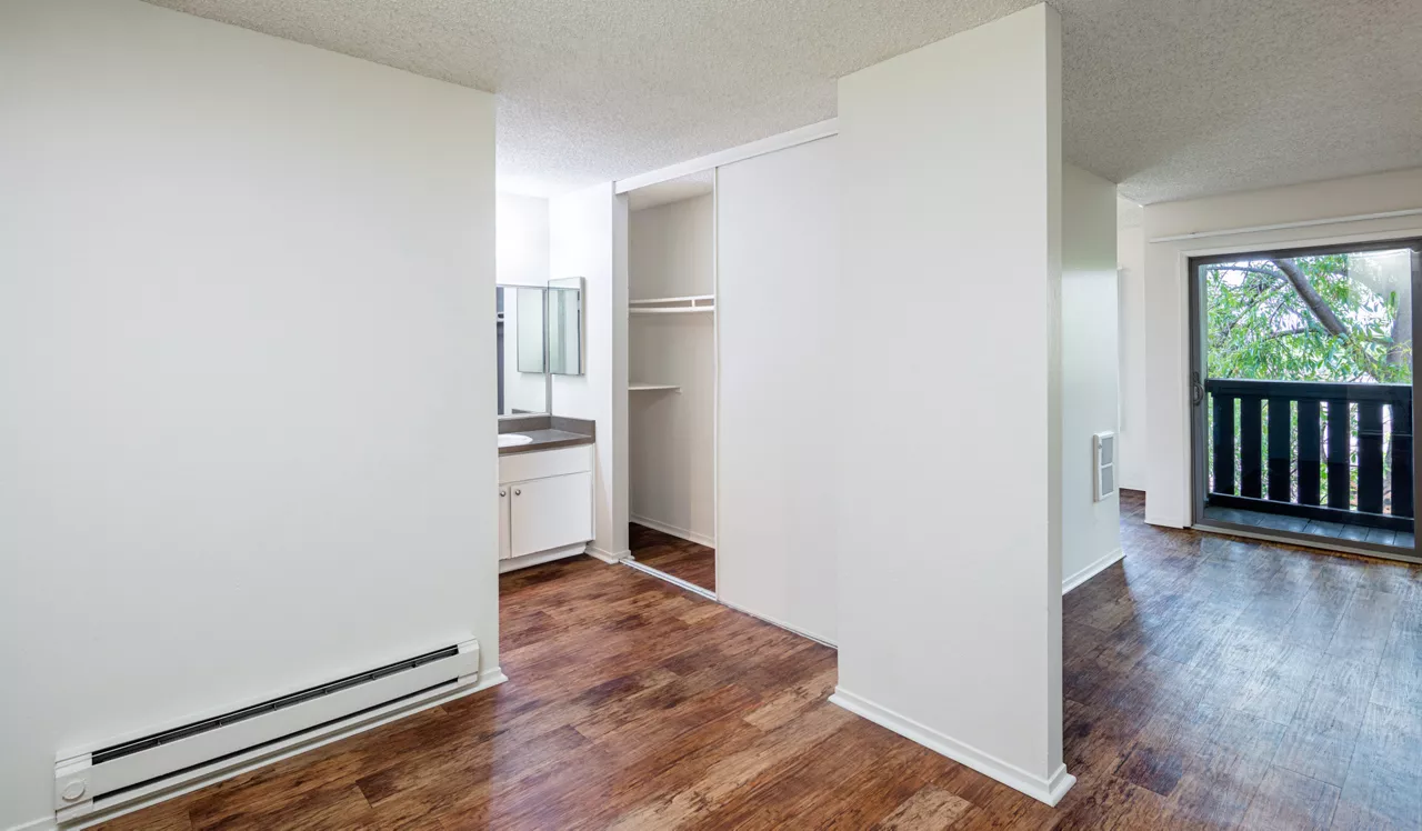 Laurel Crossing - San Mateo, CA - living