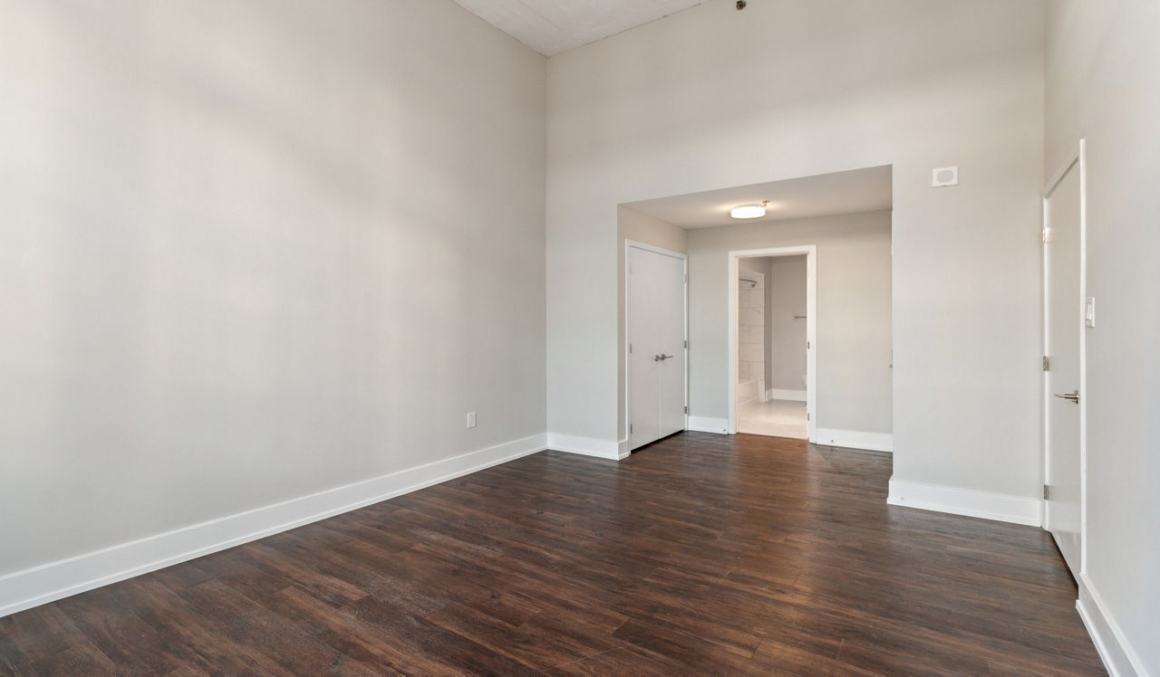 Locust on the Park - Philadelphia, PA - Bedroom