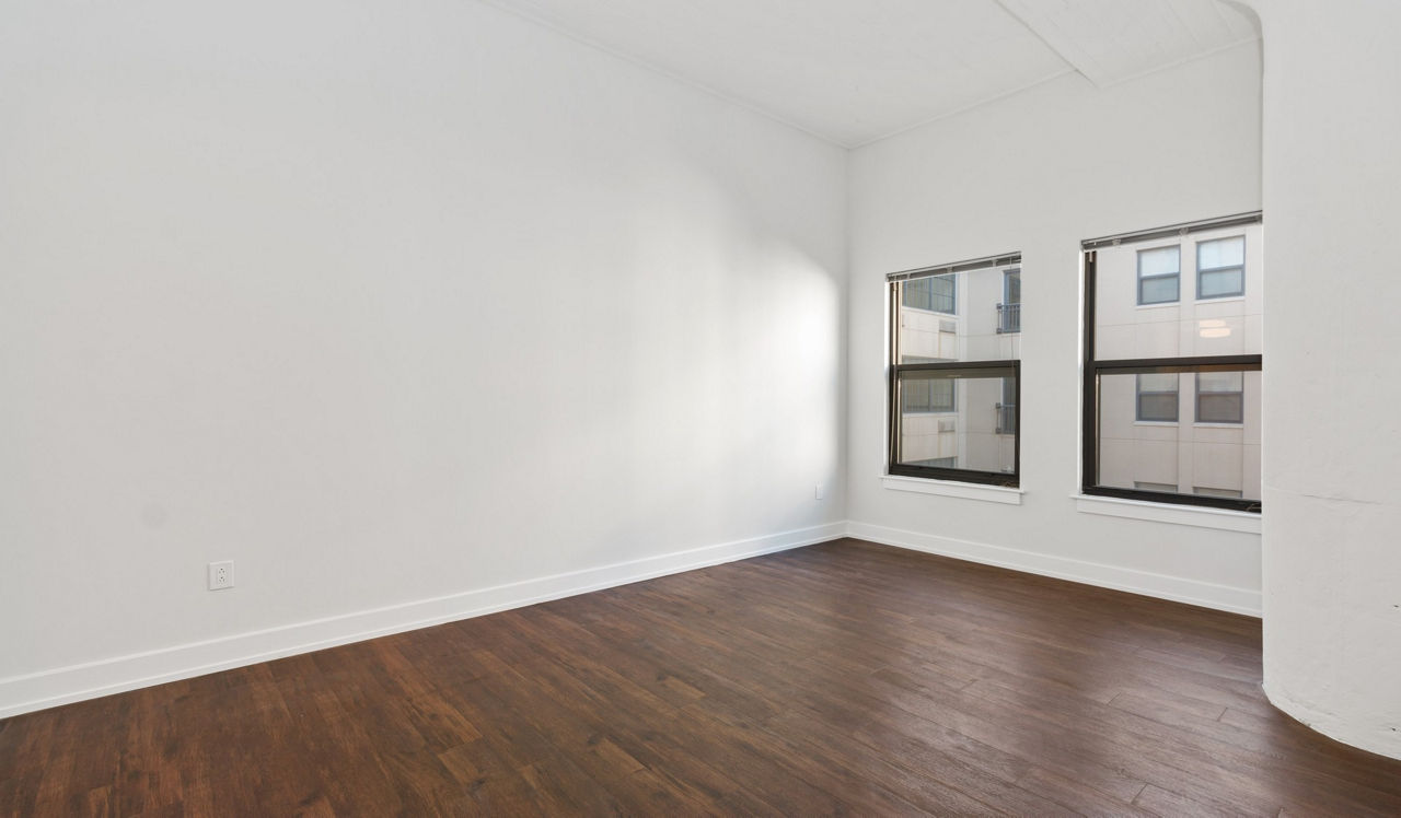 Left Bank Apts - Philadelphia PA - Premier bed