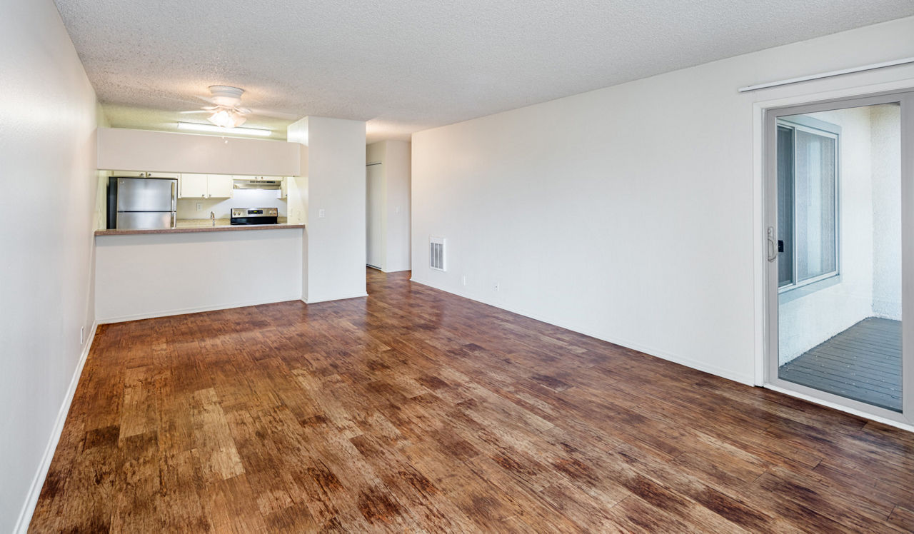 Laurel Crossing - San Mateo, CA - living