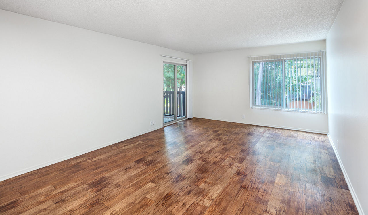 Laurel Crossing - San Mateo, CA - living