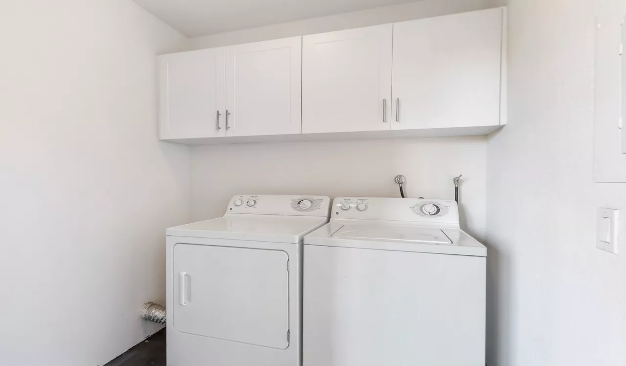 3400 Avenue of the Arts - Costa Mesa, CA - Laundry