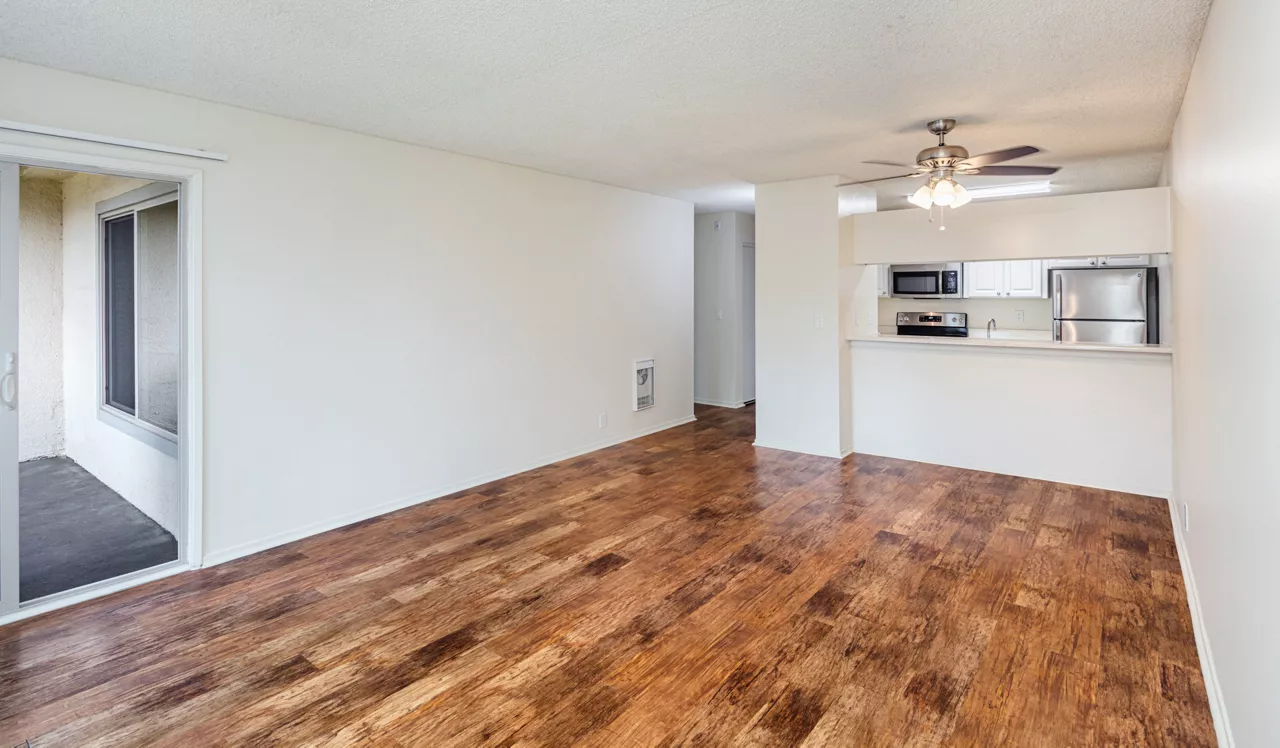 Laurel Crossing - San Mateo, CA - Living