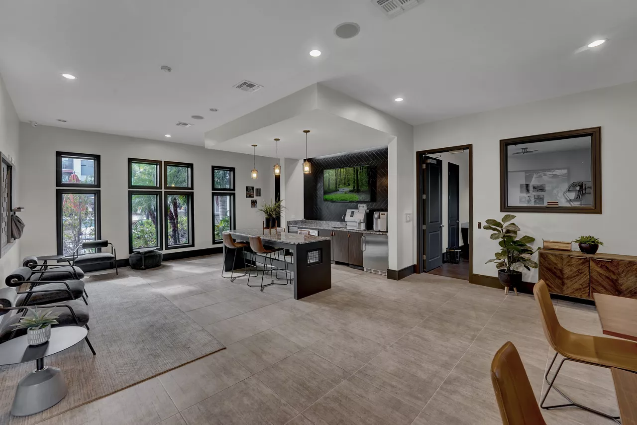 Crosstown Walk in Tampa, FL - Clubhouse