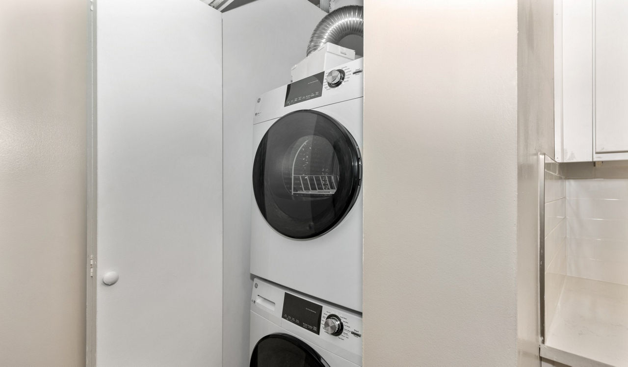 Locust on the Park - Philadelphia, PA - Laundry