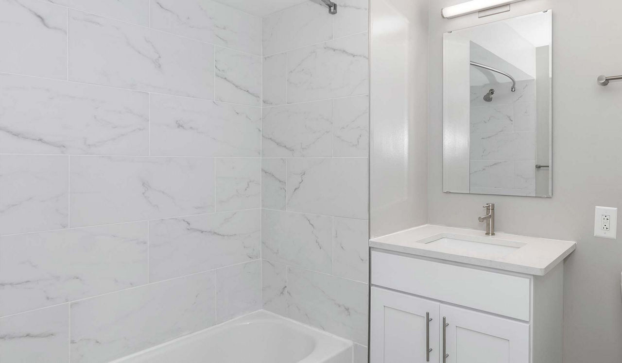 Locust on the Park - Philadelphia, PA - Bath