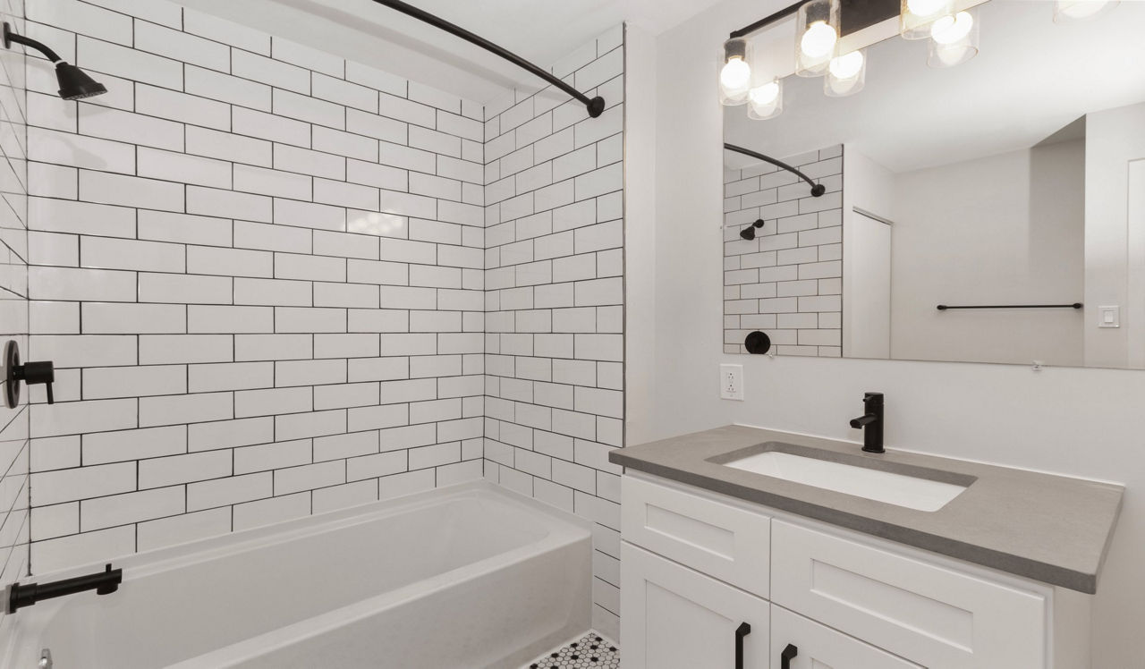 Left Bank Apts - Philadelphia PA - Premier bath