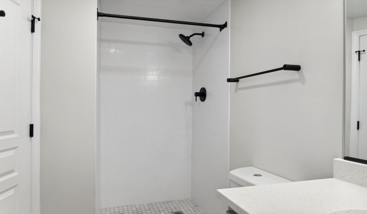 Capital Crescent Trail Residences - Bethesda, MD - Bathroom