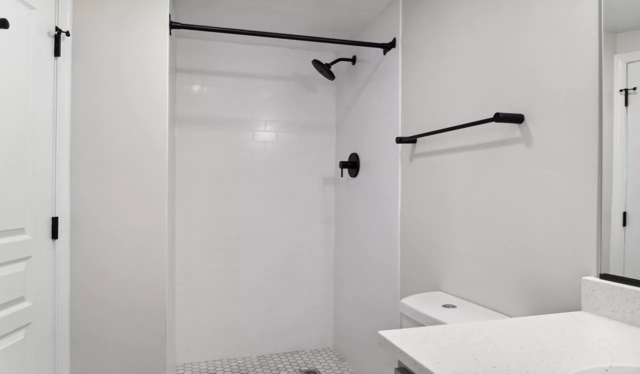Capital Crescent Trail Residences - Bethesda, MD - Bathroom