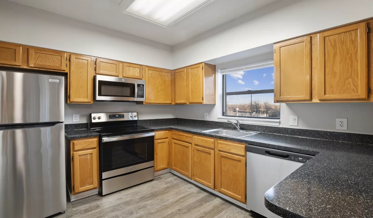 Huntington Gateway - Alexandria, VA - Kitchen