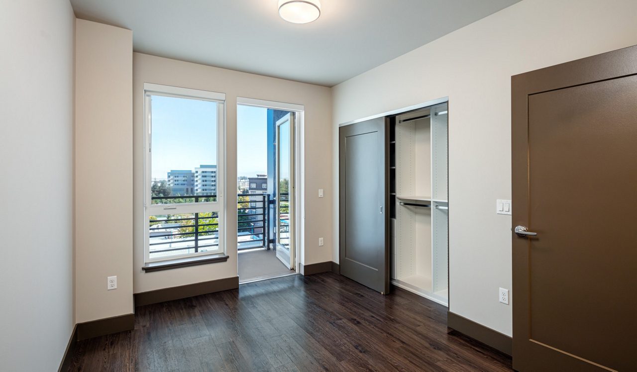 Photographer Lucas Fladzinski. Client AIMCO. 