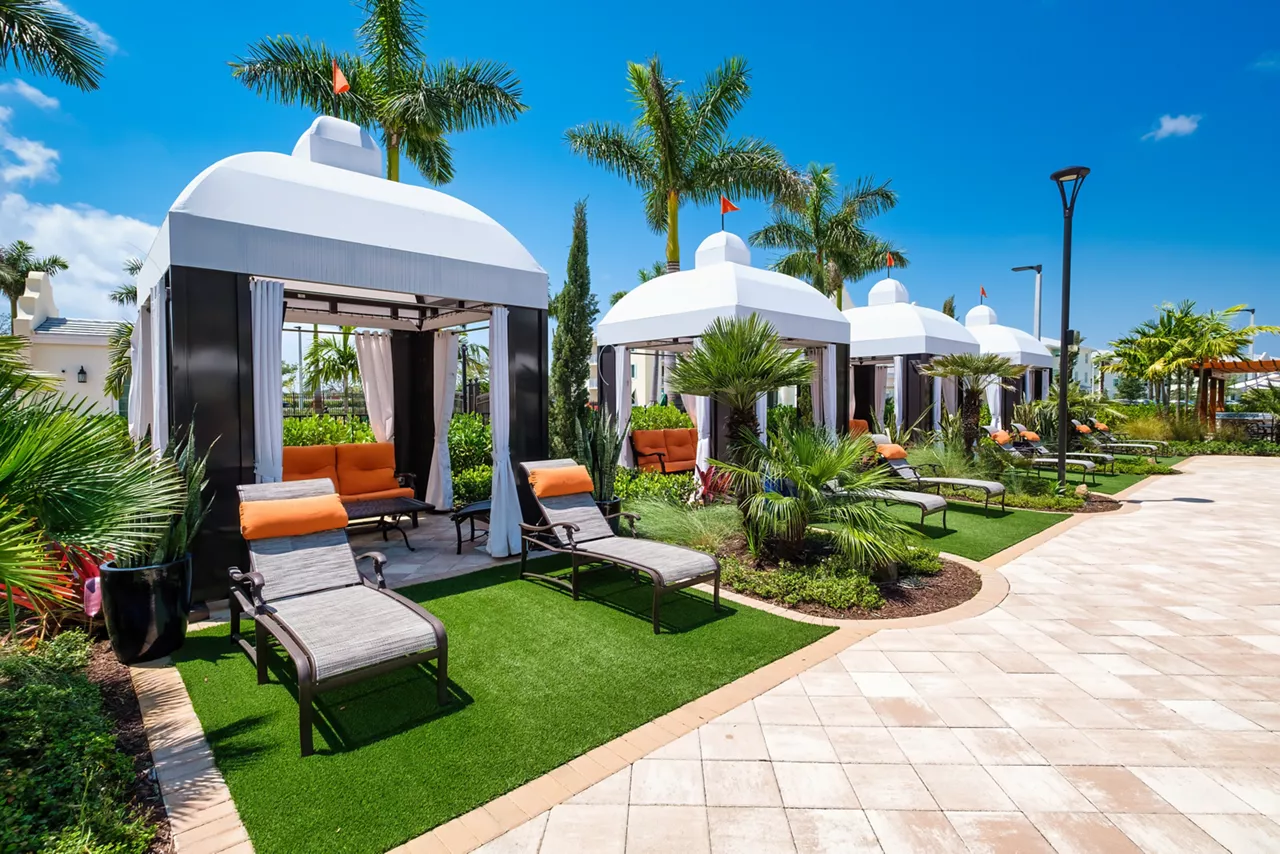 Oceanside Lantana - Poolside Cabanas