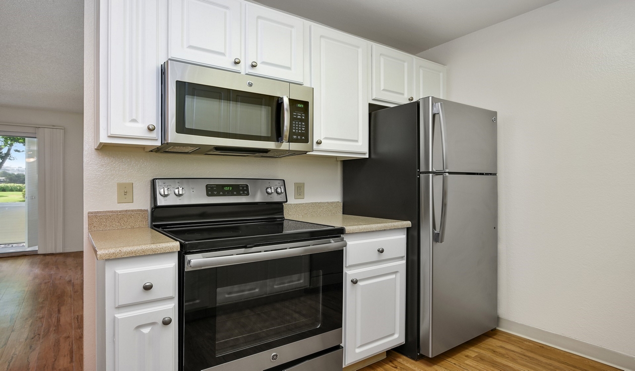 Mariners Cove Apartments - San Diego, CA - Interior Kitchen