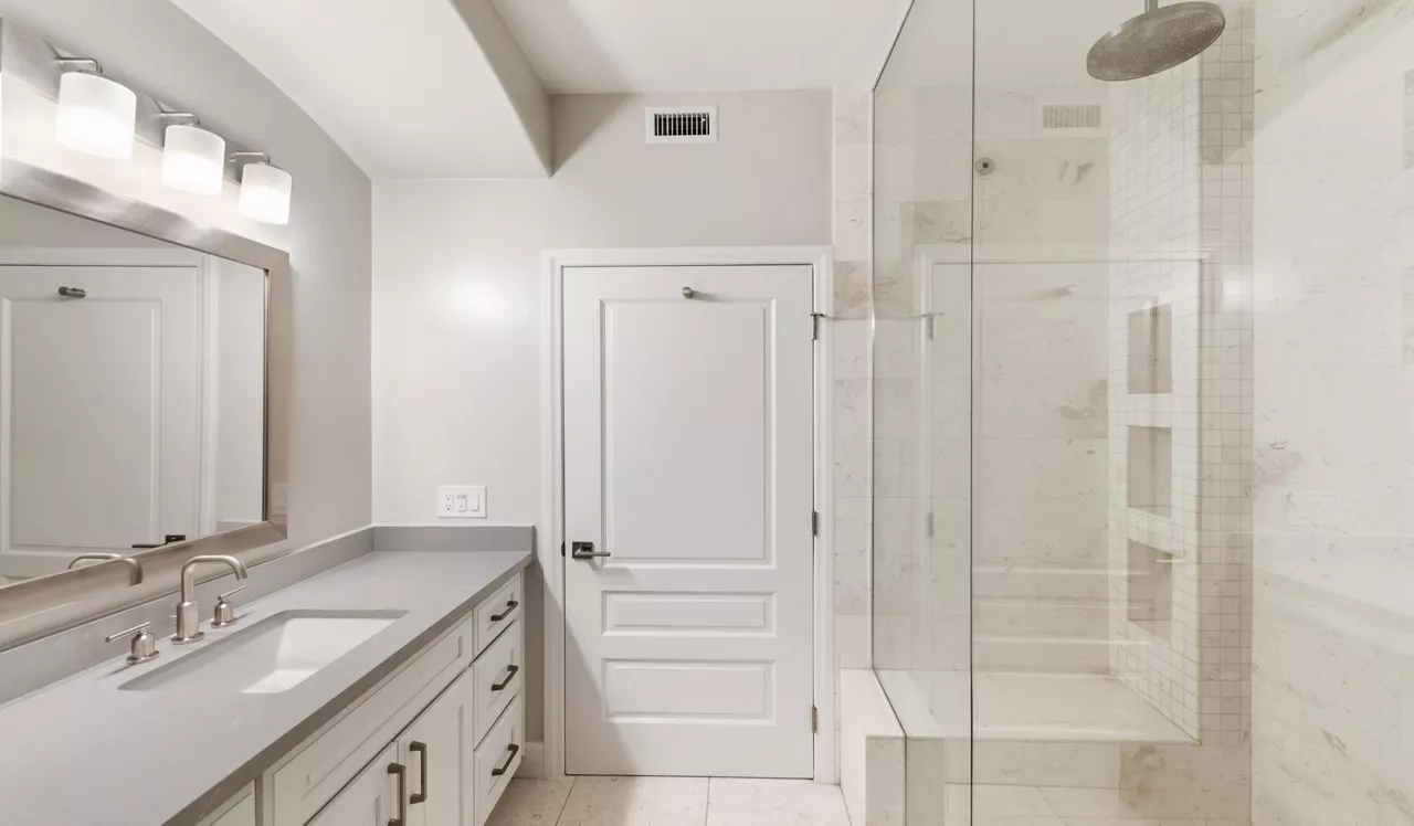Palazzo West - Los Angeles, CA - Bathroom