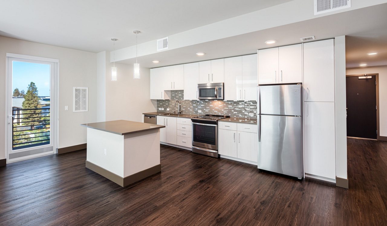 Photographer Lucas Fladzinski. Client AIMCO. 