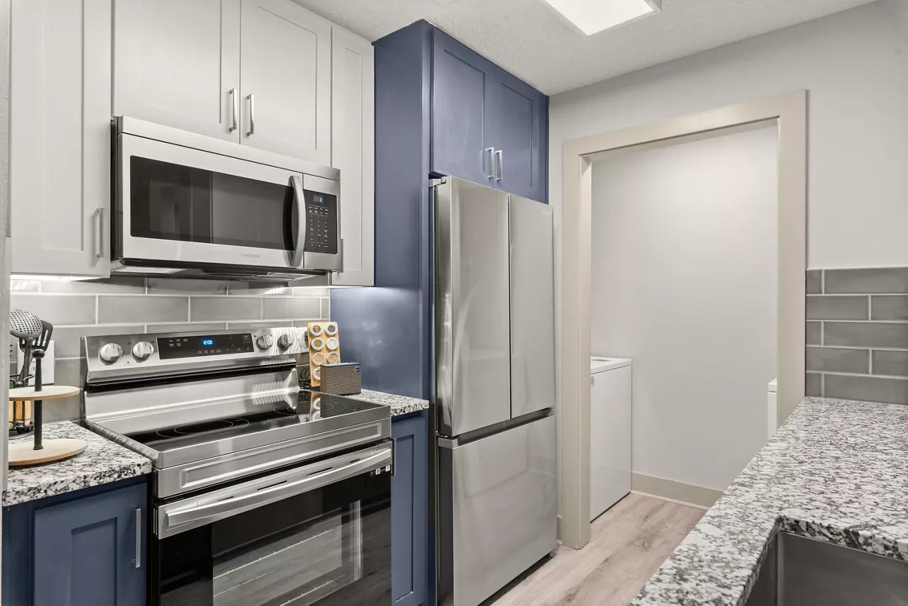 83 Reserve - Roswell, GA - Kitchen
