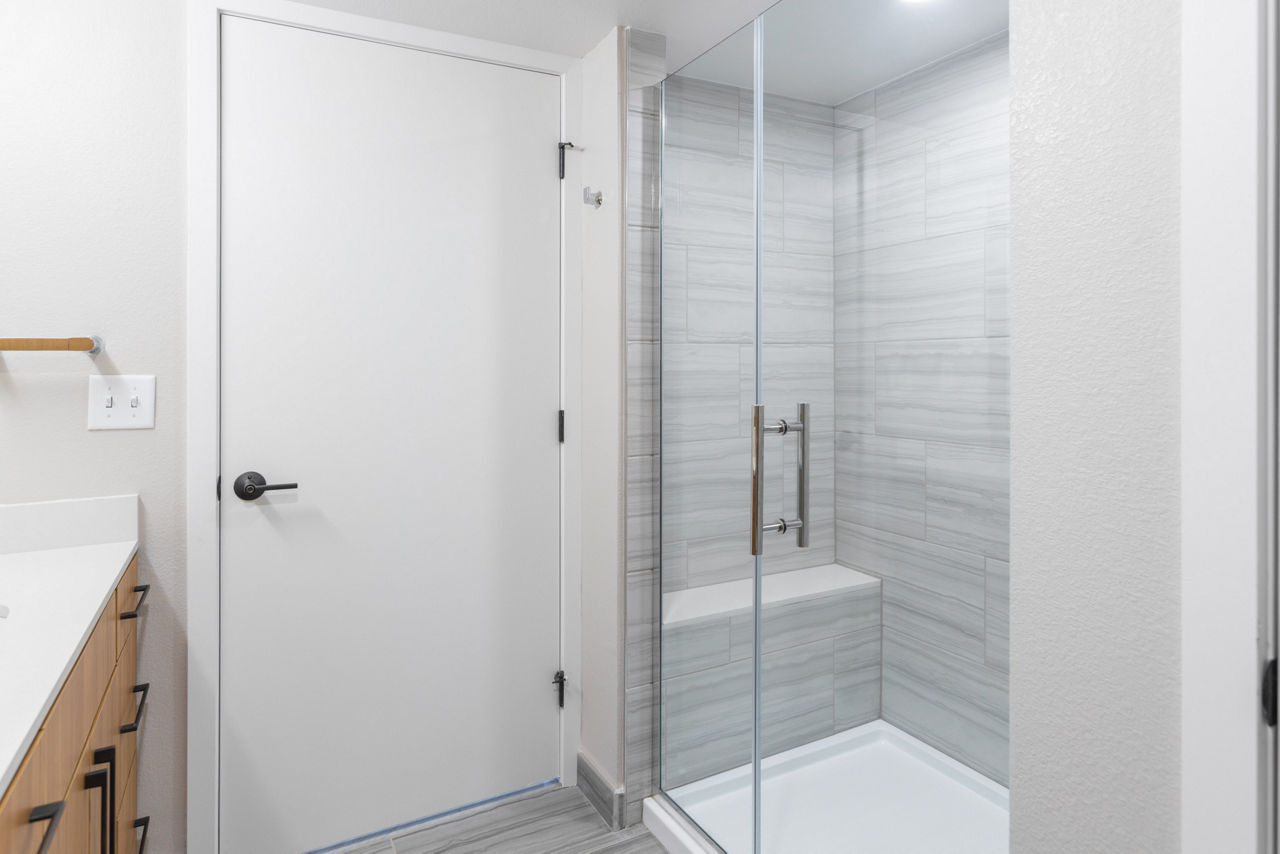 Parc Mosaic - Boulder, CO - Bathroom