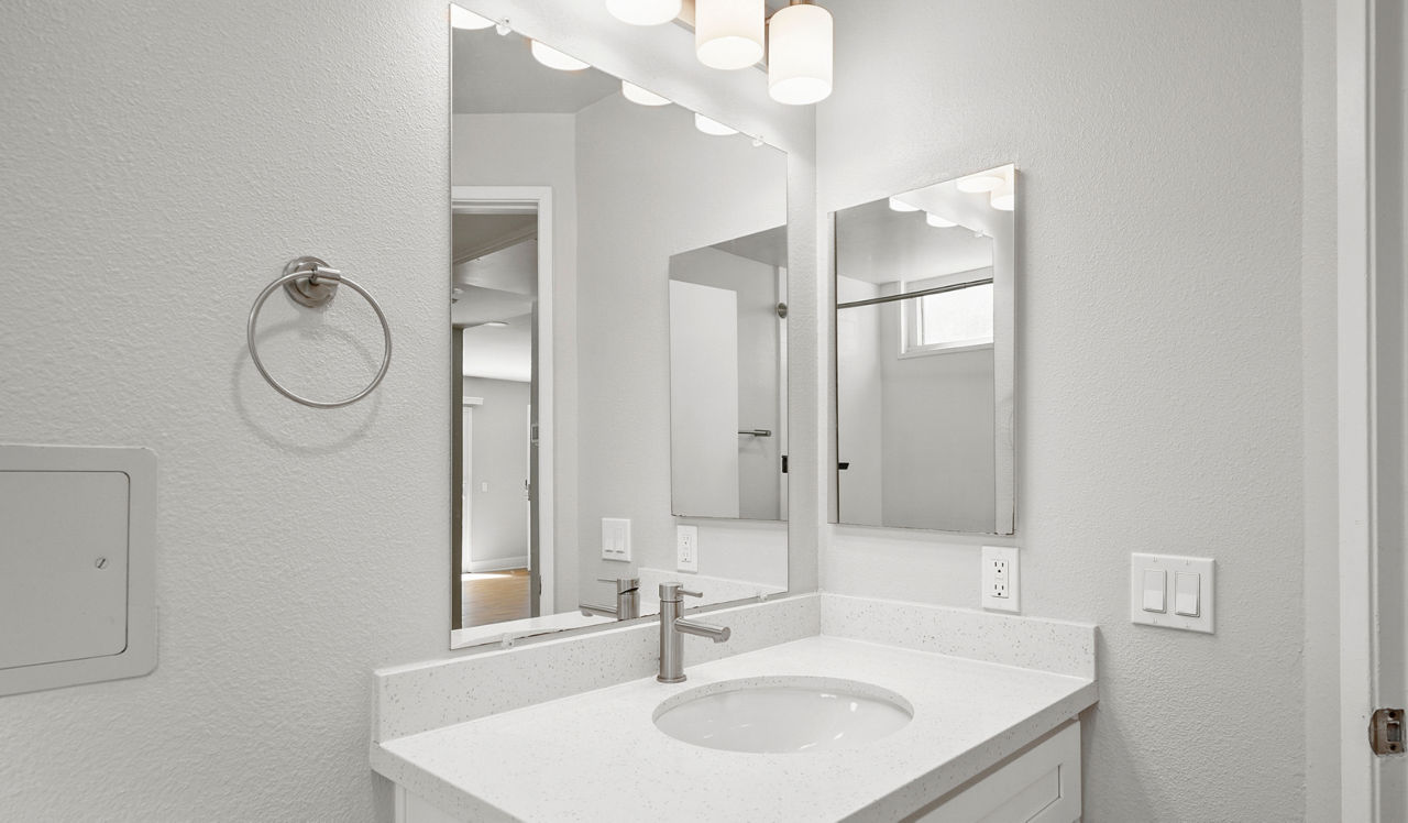 Hidden Cove - Escondido, CA - bathroom