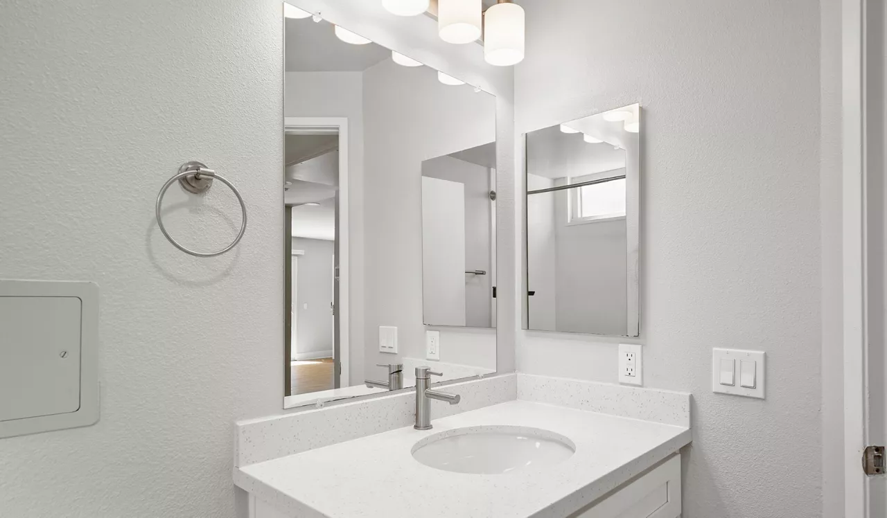Hidden Cove - Escondido, CA - bathroom