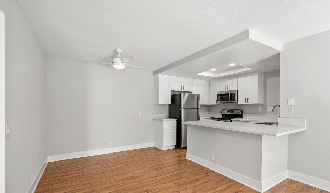 Hidden Cove - Escondido, CA - dining room