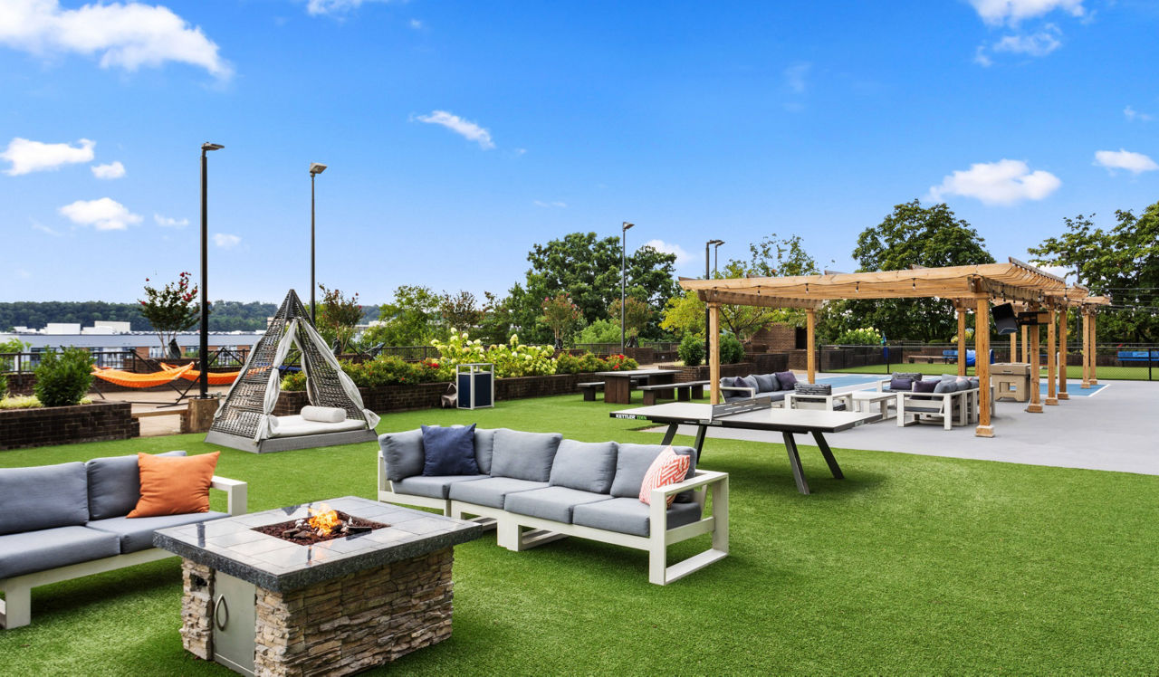 The Summit - Alexandria, VA - outdoor lounge