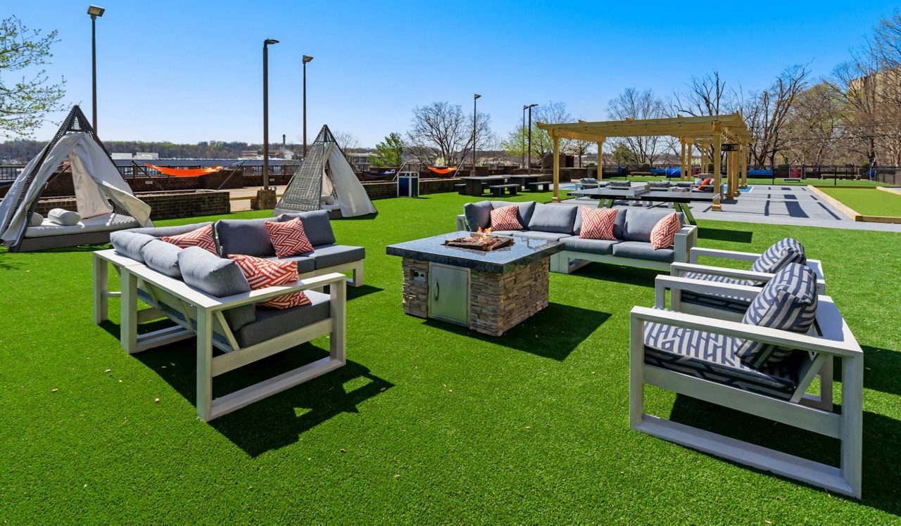 The Summit - Alexandria, VA - amenity deck