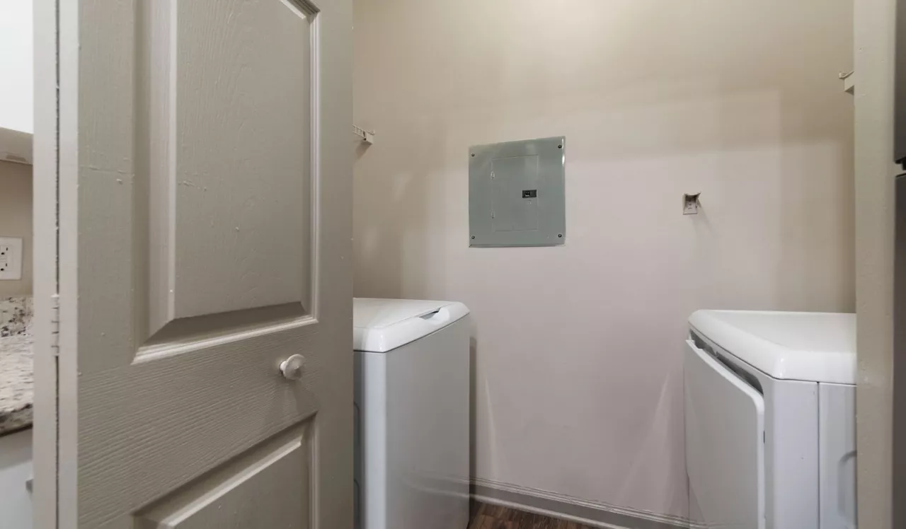 1000 Spalding - Atlanta, GA - Laundry