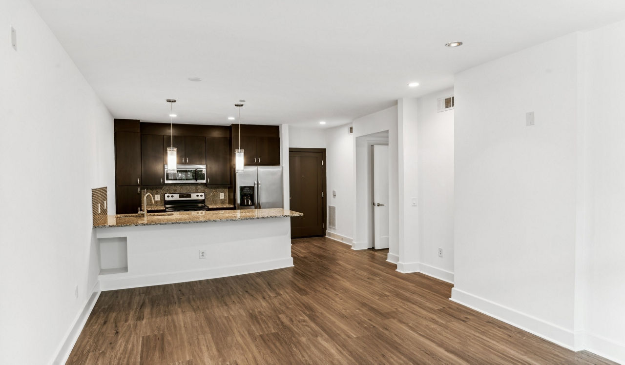 1045 on the Park Apartment Homes - Atlanta, GA - Living Room 