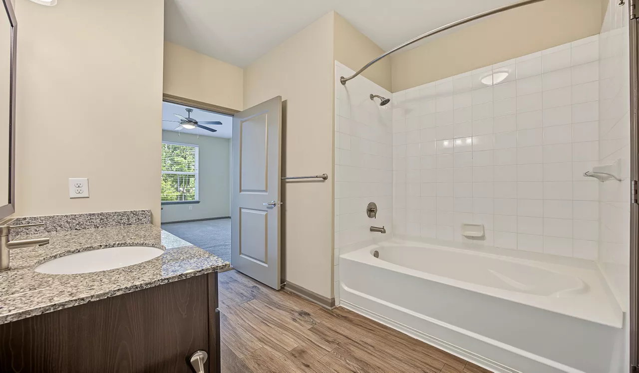 1760 Apartments - Lawrenceville, GA - Bathroom