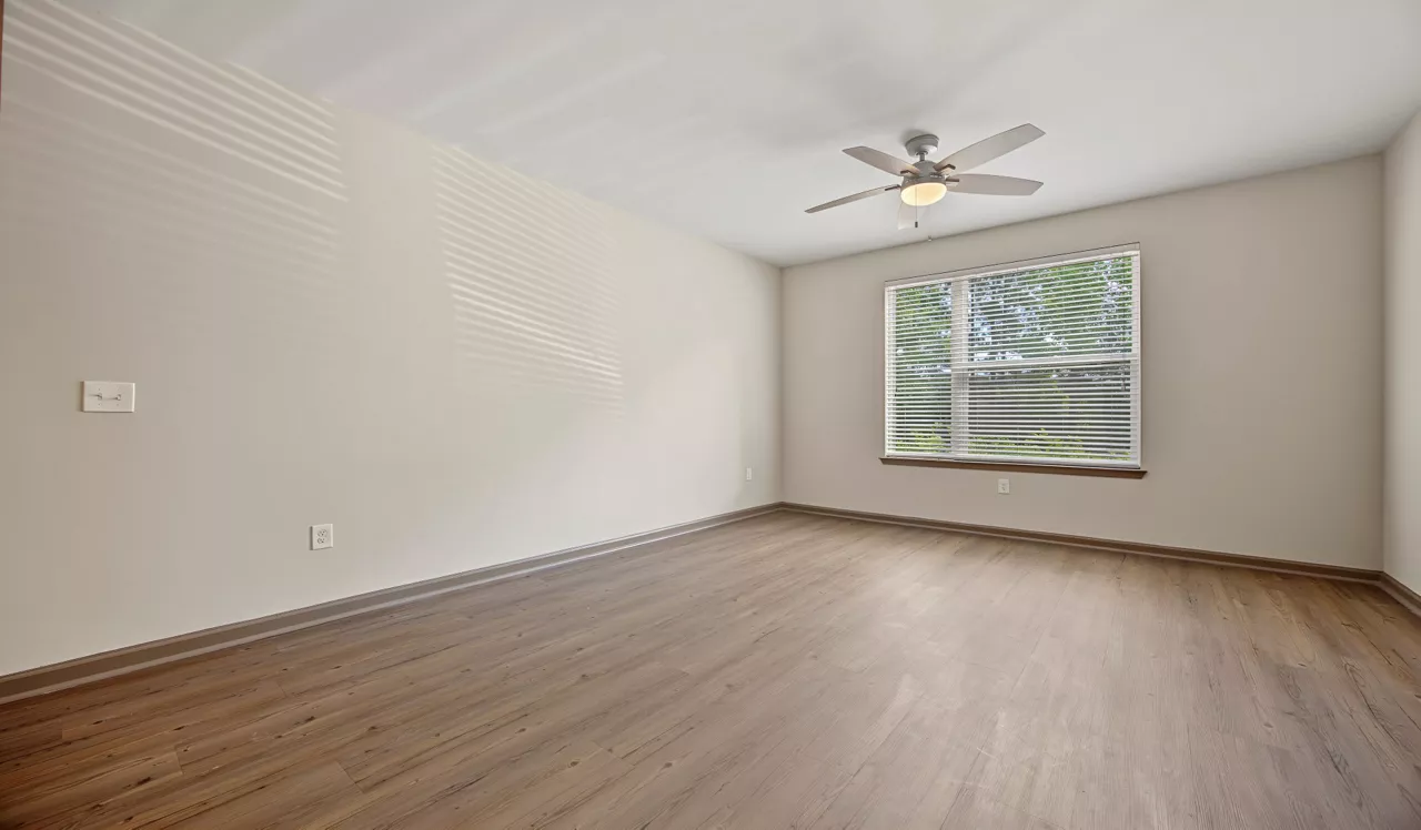 1760 - Lawrenceville, GA - Living Room